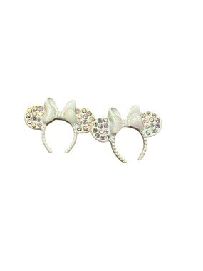 Disney Parks Official Minnie Mouse White Bow Iridescent Rhinestone Earrings